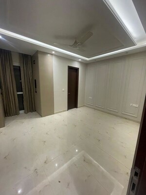 Room in 4 BHK Builder Floor at Ansal API Versalia, Sector 67a – for Sale
