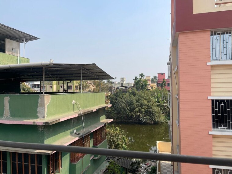 Balcony, garia 6+ Bedroom 3000 Sq.Ft. Independent House In Garia Kolkata 10402302