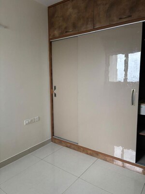 Room in 2 BHK Apartment at Bhartiya Nikoo Homes Phase 2, Thanisandra Main Road – for Rent