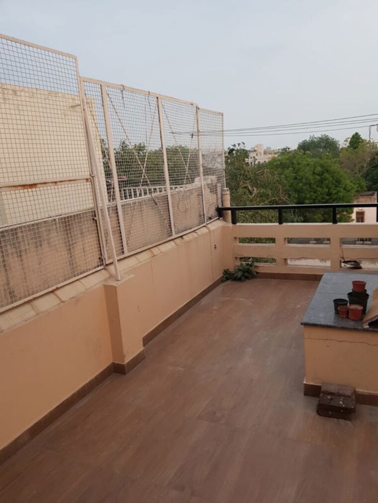 Balcony, lajpat nagar ii 1.5 Bedroom 650 Sq.Ft. Builder Floor In Lajpat Nagar ii Delhi 10402338