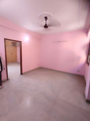 1 BHK Builder Floor For Rent in Sector 19