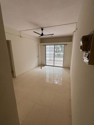 2 BHK Apartment For Rent in Kamgar Putala Vasahat