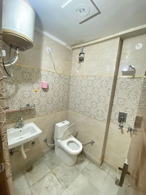 Bathroom in 1 BHK Builder Floor at Uttam Nagar – for Rent