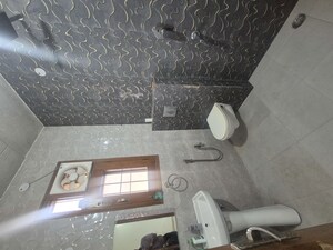 Bathroom in 1 BHK Builder Floor at Sector 40 – for Rent