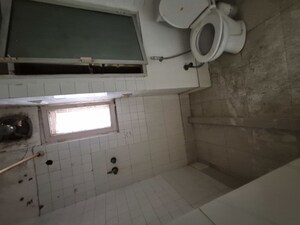 Bathroom in 3.5 BHK Apartment at Mayur Vihar – for Rent