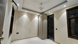 Room in 3 BHK Apartment at Chattarpur – for Rent