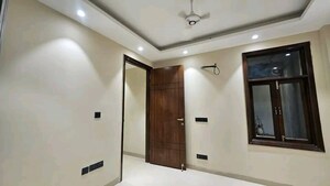Room in 3 BHK Apartment at Chattarpur – for Rent