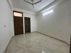 Room in 2 BHK Apartment at Chattarpur – for Rent