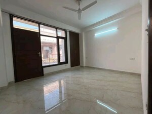 Room in 2 BHK Apartment at Chattarpur – for Rent