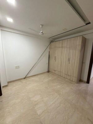 Room in 3 BHK Builder Floor at Chittaranjan Park – for Rent