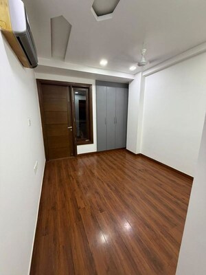 Room in 3 BHK Builder Floor at Chittaranjan Park – for Rent