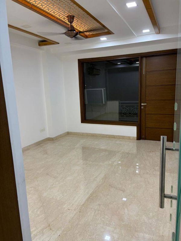 3 BHK Builder Floor For Rent in Chittaranjan Park