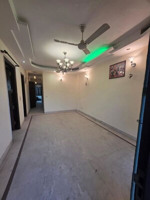 Room in 3 BHK Builder Floor at Chittaranjan Park – for Rent