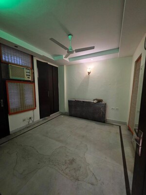 Room in 3 BHK Builder Floor at Chittaranjan Park – for Rent