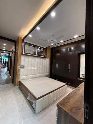 Room in 2 BHK Builder Floor at Kalkaji – for Rent