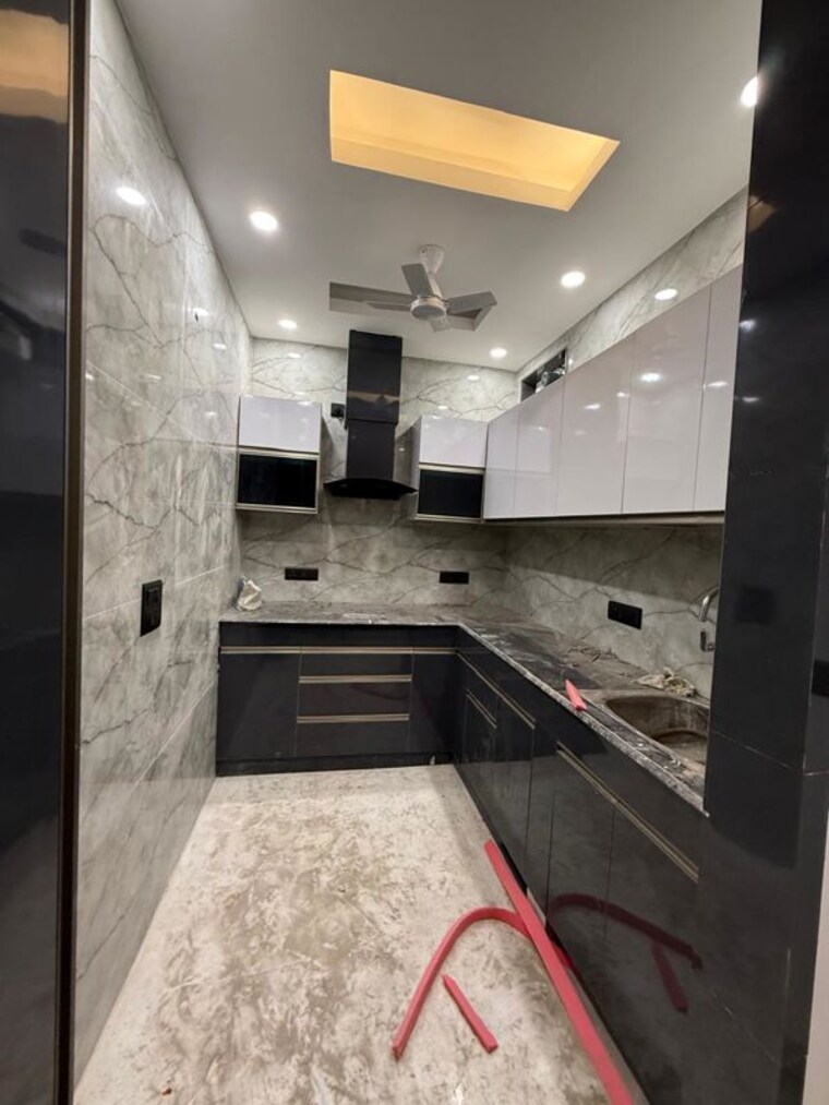 Bathroom, kalkaji 2 Bedroom 100 Sq.Yd. Builder Floor In Kalkaji Delhi 10402527