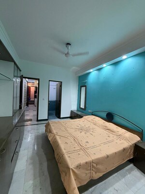 Bedroom in 2 BHK Builder Floor at Chittaranjan Park – for Rent