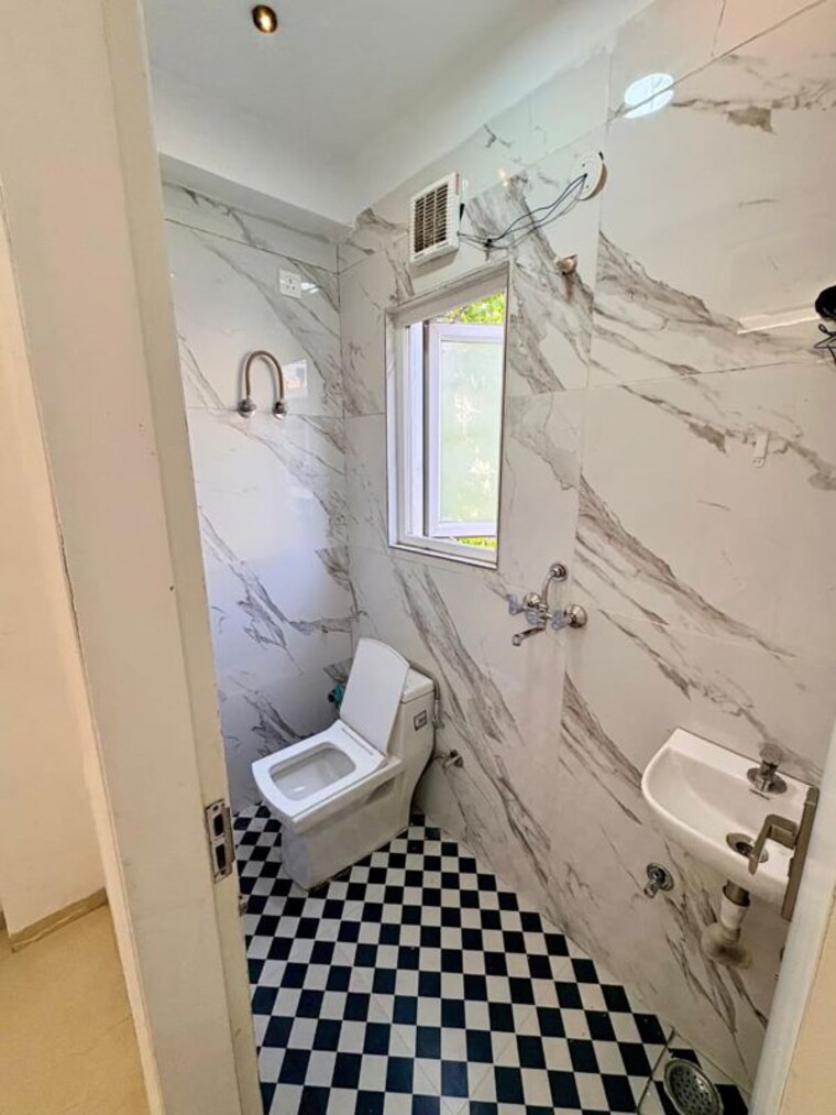 Bathroom, malviya nagar 1 RK 400 Sq.Ft. Builder Floor In Malviya Nagar Delhi 10402550