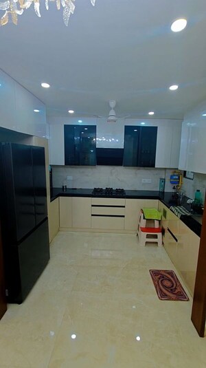 Team Area in 4 BHK Builder Floor at Chattarpur – for Sale
