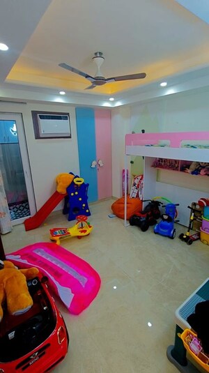 Parking in 4 BHK Builder Floor at Chattarpur – for Sale