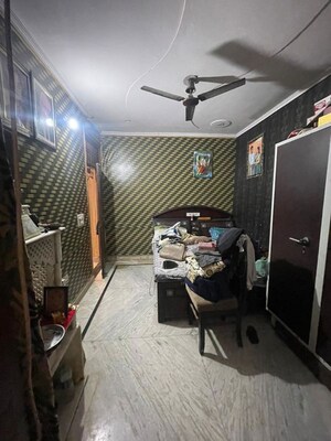 Team Area in 3.5 BHK Builder Floor at Amolik Residency, Sector 86 – for Sale