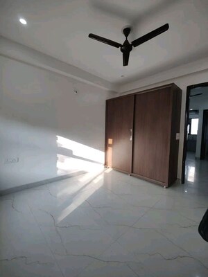 Room in 2 BHK Apartment at Chattarpur – for Rent