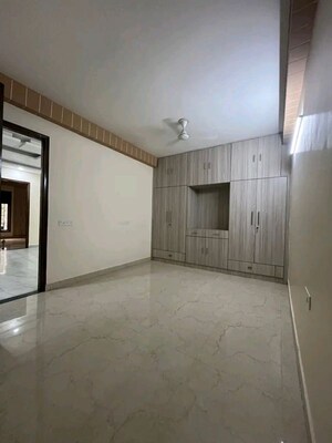 Room in 2 BHK Apartment at Chattarpur – for Rent