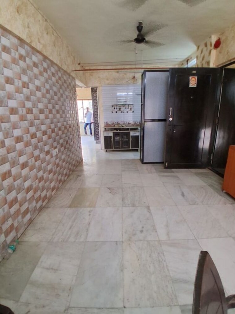  Parking, unique-garden-chs 2.5 Bedroom 700 Sq.Ft. Apartment In Malad West Mumbai 10402581