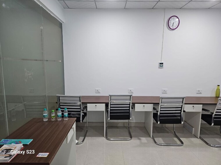 Team Area, gaur-city-center Commercial Office Space 400 Sq.Ft. In Sector 4 Greater Noida Greater Noida 10402576