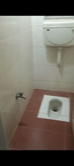 Bathroom in 1 BHK Apartment at Saptarishi CHS, Santacruz East – for Rent