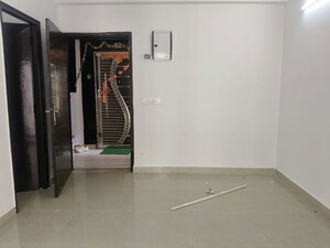 Room in 2.5 BHK Apartment at Fusion Homes, Tech Zone 4 Greater Noida – for Sale