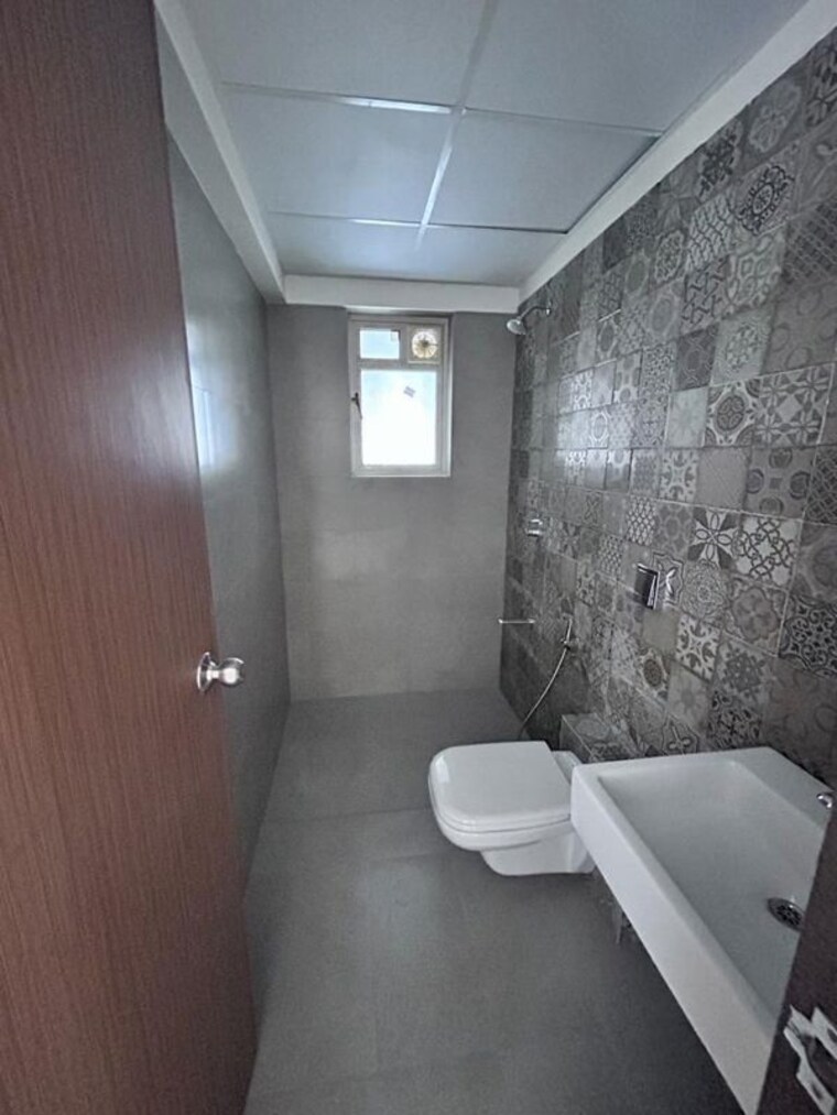 Bathroom, majestique-signature-towers 3 Bedroom 1400 Sq.Ft. Apartment In Balewadi Pune 10402632