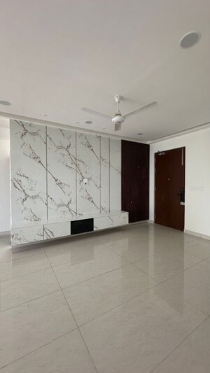 Room in 3 BHK Apartment at Prestige Beverly Hills, Kokapet – for Rent