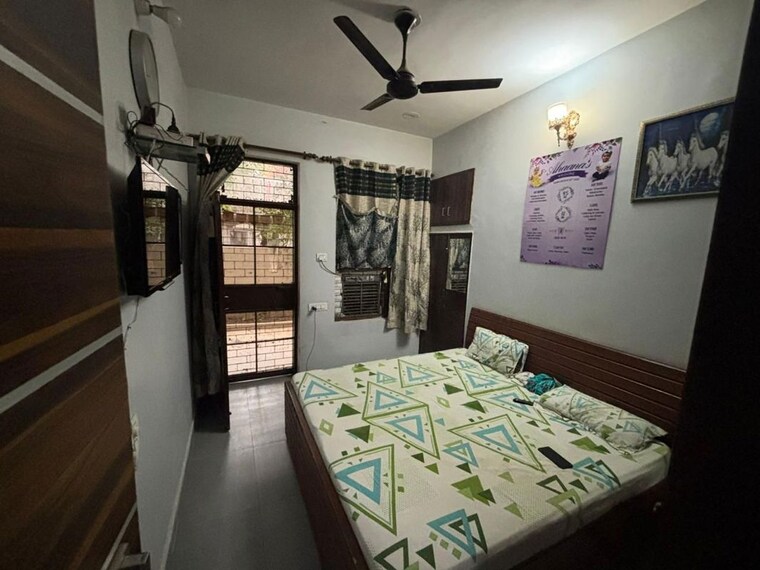Bedroom, palam-vihar-residents-association 2 Bedroom 1600 Sq.Ft. Builder Floor In Palam Vihar Gurgaon 10402686