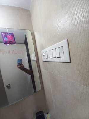 Furnished Amenities in 1 BHK Apartment at Chandak Nishchay, Borivali East – for Rent