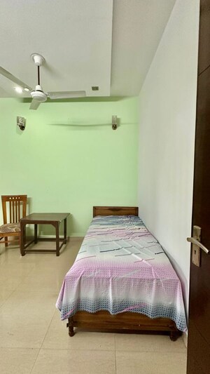 Bedroom in 3 BHK Builder Floor at Palam Vihar Residents Association, Palam Vihar – for Rent