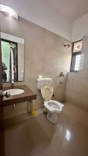 Bathroom in 3 BHK Builder Floor at Palam Vihar Residents Association, Palam Vihar – for Rent