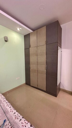 Room in 3 BHK Builder Floor at Palam Vihar Residents Association, Palam Vihar – for Rent