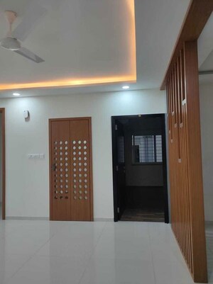 Room in 3 BHK Apartment at Rajapushpa Eterna, Nanakramguda – for Rent