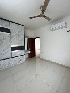 3 BHK + Pooja Room,Servant Room,Study Room,Extra Room,Basement,Store Room Apartment For Rent in Prestige Tranquil