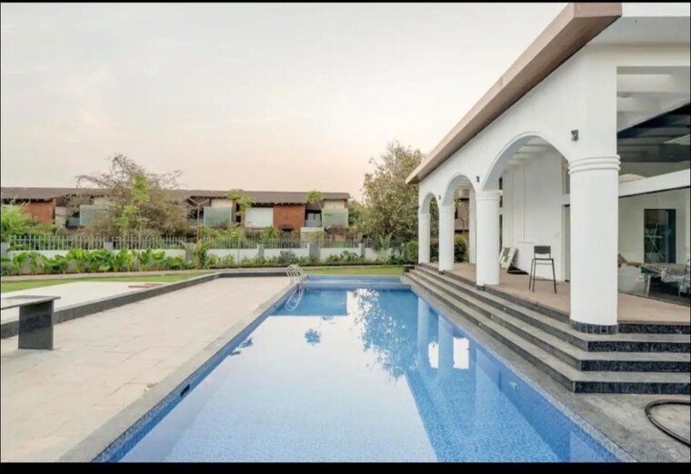 Swimming Pool, candolim 1 Bedroom 713 Sq.Ft. Apartment In Candolim Goa 10402806