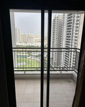 Room in 3 BHK Apartment at Sobha City Gurgaon, Sector 108 – for Rent
