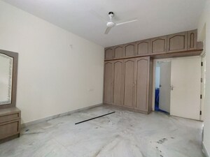 Room in 2 BHK Apartment at Creative Environs, Hsr Layout – for Rent