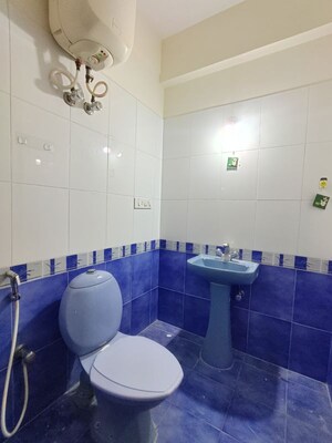 Bathroom in 2 BHK Apartment at Creative Environs, Hsr Layout – for Rent