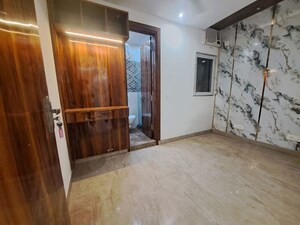 Room in 6+ BHK Builder Floor at Supertech Cape Town, Sector 74 – for Sale