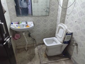 Bathroom in 6+ BHK Builder Floor at Supertech Cape Town, Sector 74 – for Rent
