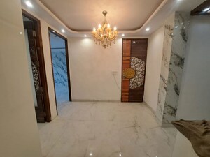 Room in 6+ BHK Builder Floor at Supertech Cape Town, Sector 74 – for Sale