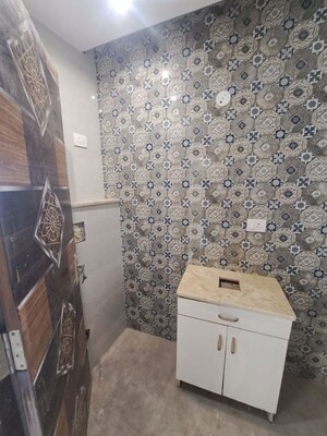 Bathroom in 6+ BHK Builder Floor at Supertech Cape Town, Sector 74 – for Sale