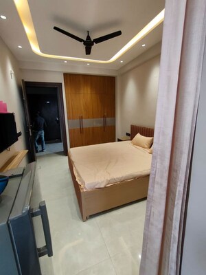 Team Area in Studio Builder Floor at Sector 52 – for Rent