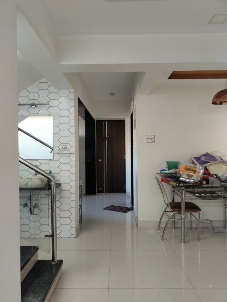Living Room, garden-court 3 Bedroom 1300 Sq.Ft. Apartment In Waghbil Thane 10402918